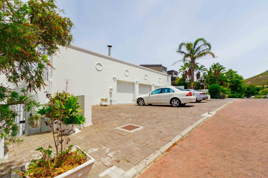 To Let 2 Bedroom Property for Rent in Tamboerskloof Western Cape
